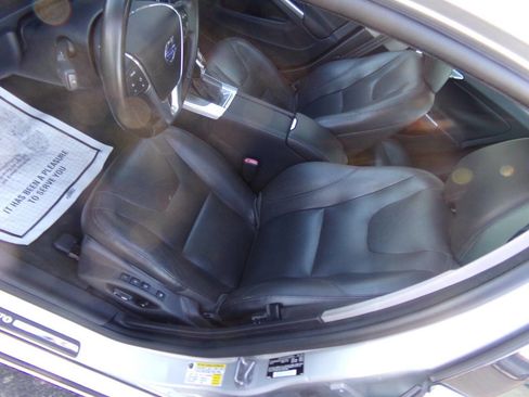 Used 2016 Volvo S60 T5 Premier image 11