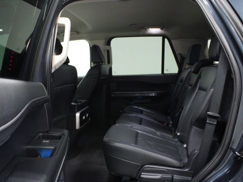 Used 2024 Ford Expedition XLT image 13