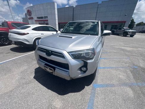 Used 2020 Toyota 4Runner TRD Off-Road Premium w/ Moonroof Package AWD/4WD image 11