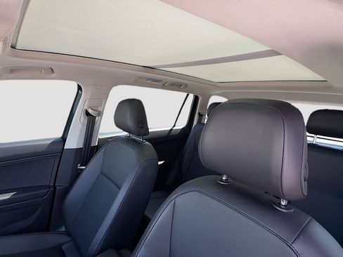 Used 2019 Volkswagen Tiguan SE w/ Panoramic Sunroof Package FWD image 25