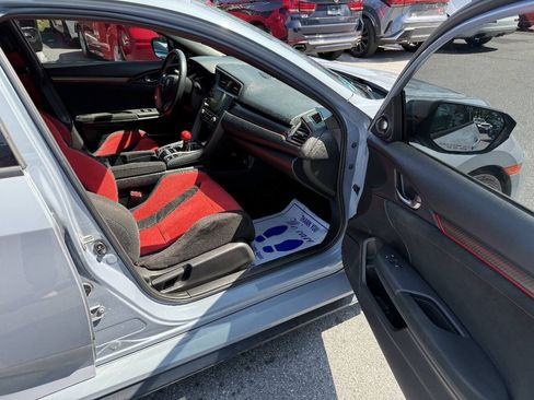 Used 2019 Honda Civic Type R image 12