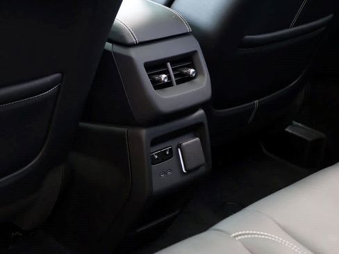 Used 2025 Cadillac Optiq Luxury 2 w/ LPO, Floor Liner Package AWD/4WD image 15