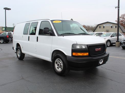 Used 2021 GMC Savana 2500 RWD 2500 135 image 3