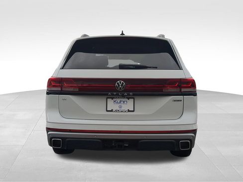 Certified 2025 Volkswagen Atlas Peak Edition SE AWD/4WD image 5