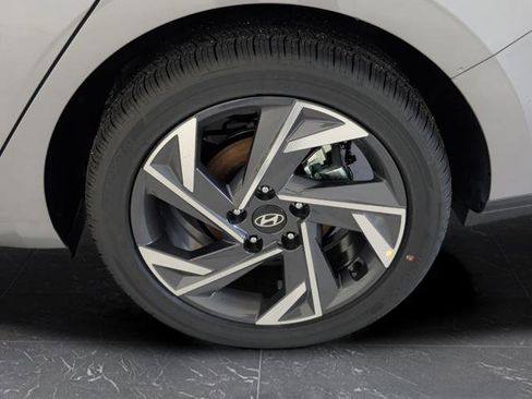 New 2026 Hyundai Elantra Limited FWD image 39