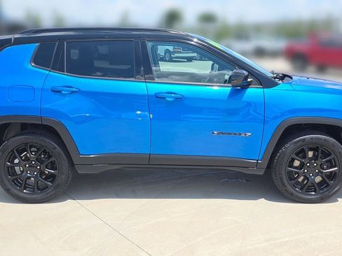 Certified 2023 Jeep Compass Latitude AWD/4WD image 7