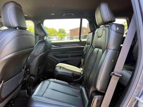 Used 2024 Jeep Grand Cherokee L Limited AWD/4WD image 13