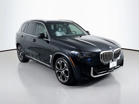 Used 2025 BMW X5 xDrive40i w/ Premium Package AWD/4WD image 3
