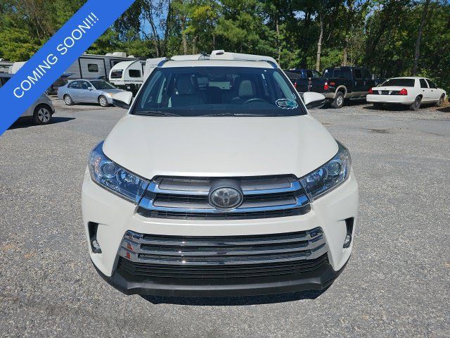Used 2019 Toyota Highlander Limited AWD/4WD image 8