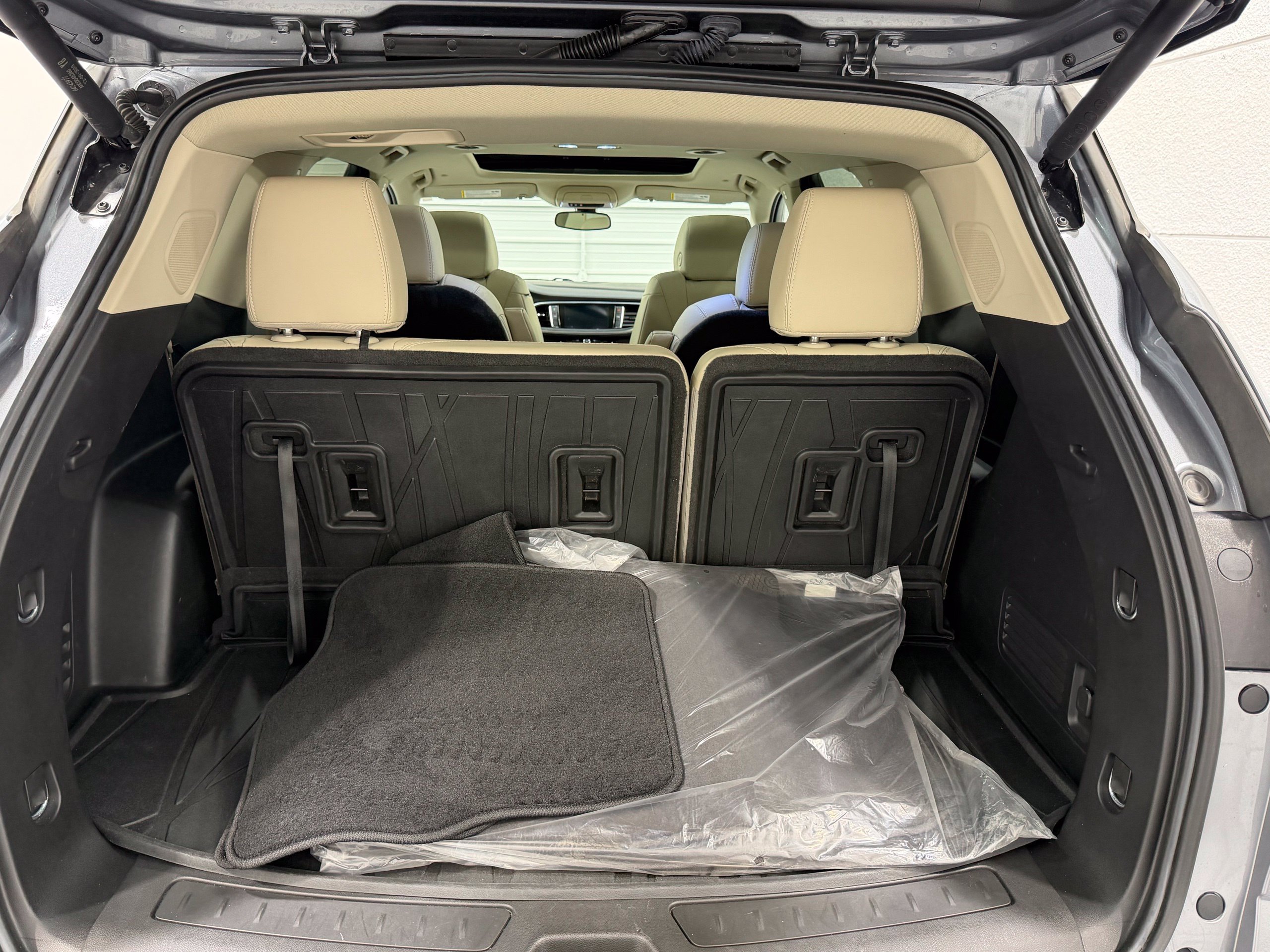 Used 2020 Buick Enclave Essence w/ Sound and Sites Package AWD/4WD image 26