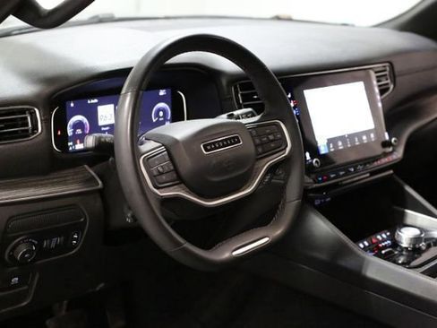 Used 2023 Jeep Wagoneer L Series II image 28