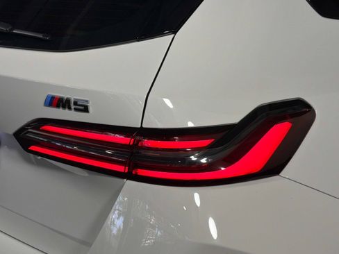 Used 2025 BMW M5 Touring AWD/4WD image 17