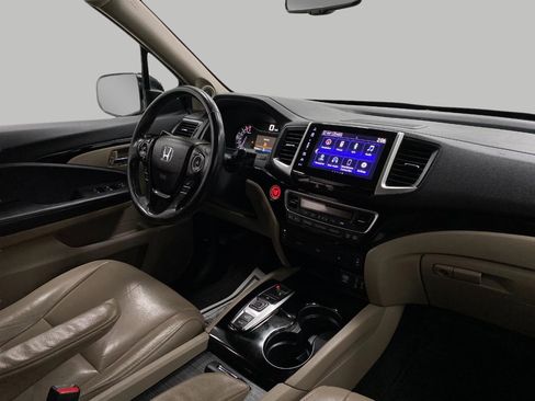 Used 2017 Honda Pilot Touring image 21