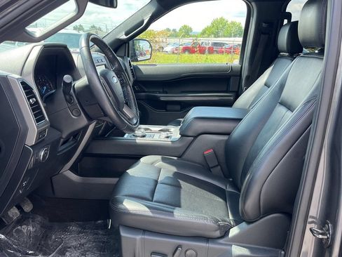 Used 2020 Ford Expedition XLT w/ Equipment Group 202A AWD/4WD image 2