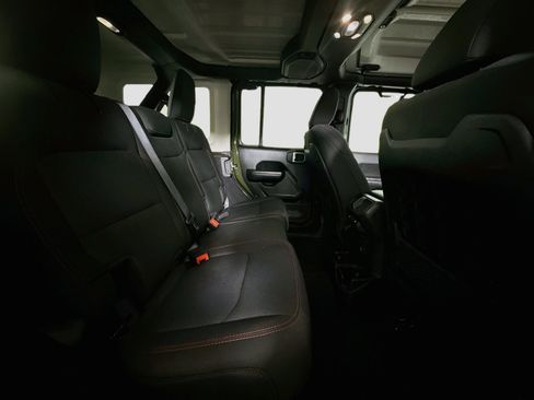 Used 2021 Jeep Wrangler Unlimited Rubicon w/ Uconnect 4C Nav & Sound Group AWD/4WD image 27