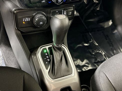 Used 2022 Jeep Renegade Latitude image 16