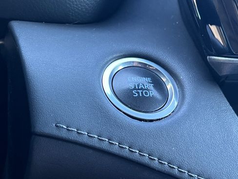 Used 2020 Toyota Highlander XLE image 20