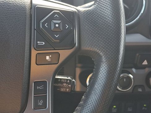 Certified 2022 Toyota Tacoma TRD Off-Road w/ TRD Premium Off Road Package AWD/4WD image 23