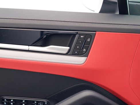 New 2026 Porsche Cayenne image 24