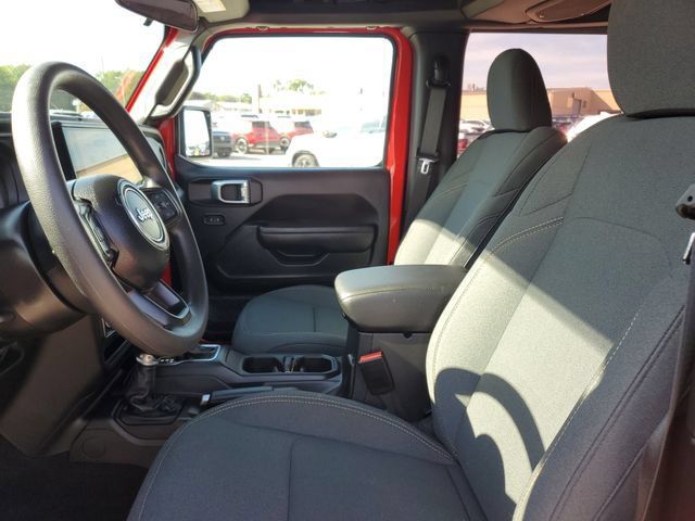 Used 2026 Jeep Wrangler Sport AWD/4WD image 5