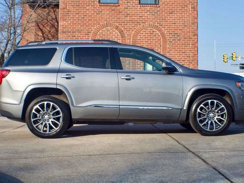 Used 2022 GMC Acadia Denali w/ Denali Ultimate Package image 4