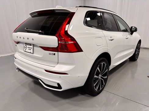 Certified 2025 Volvo XC60 B5 Plus image 6