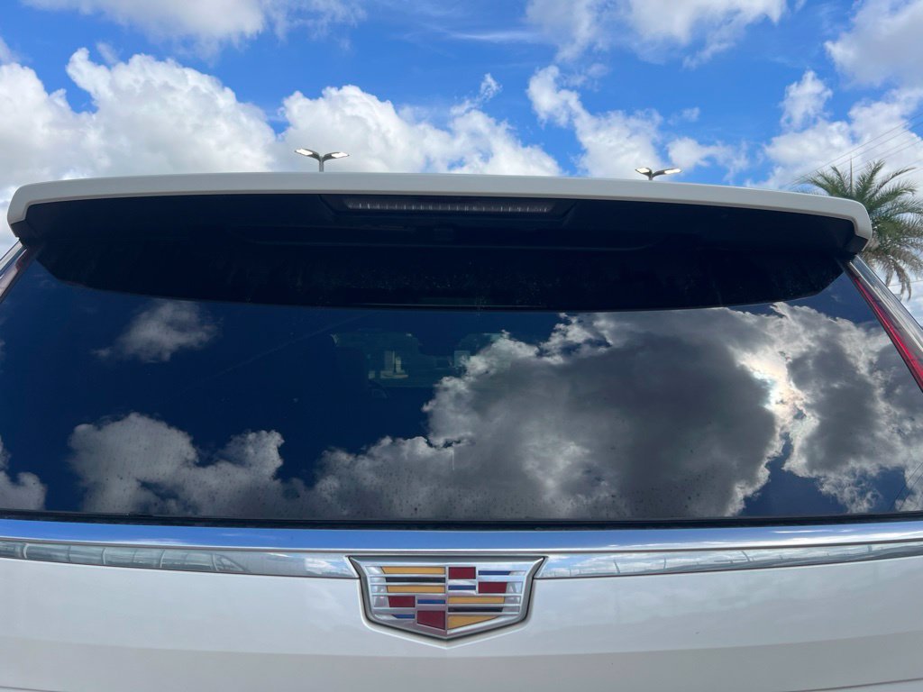 Used 2022 Cadillac Escalade Premium Luxury RWD image 4