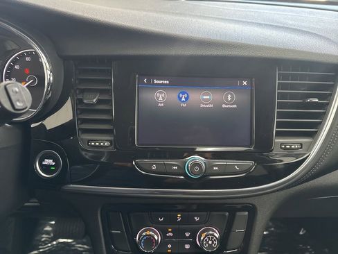 Used 2022 Buick Encore Preferred w/ Safety Package image 33