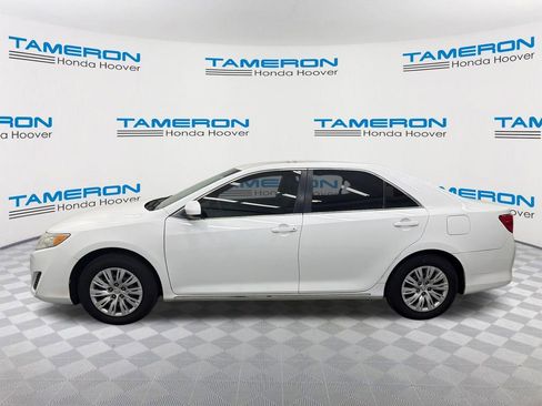 Used 2012 Toyota Camry LE image 2