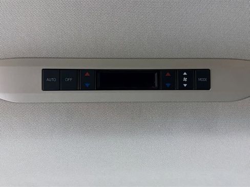 Certified 2024 Toyota Sienna Limited image 27