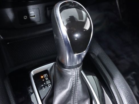 Used 2021 Nissan Rogue Sport S image 24