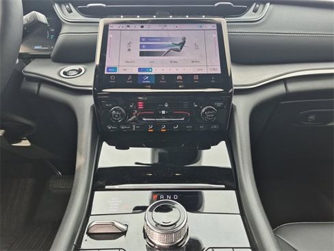 Used 2025 Jeep Grand Cherokee Limited 4xe image 11