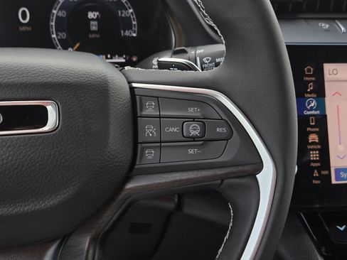 New 2026 Jeep Grand Cherokee Limited w/ Limited Altitude Package RWD image 9