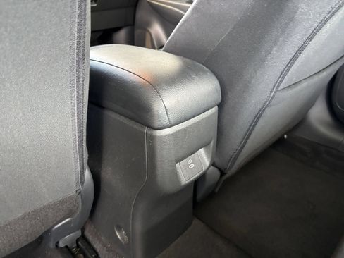 Used 2025 Nissan Versa SV FWD image 23