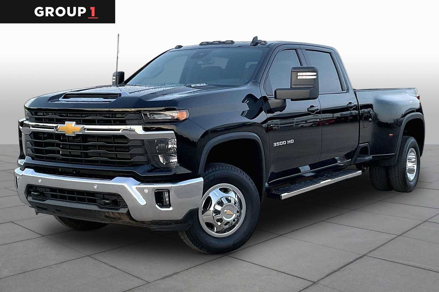 Used 2026 Chevrolet Silverado 3500 LT w/ Safety Package AWD/4WD image 1