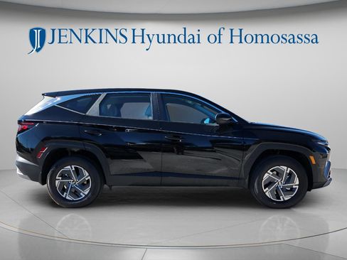 New 2026 Hyundai Tucson Blue SE image 2