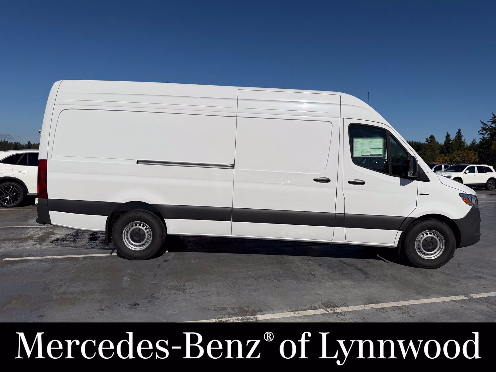 New 2025 Mercedes-Benz eSprinter 170 Cargo image 5