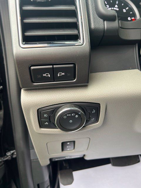 Used 2022 Ford F250 XLT w/ Black Appearance Package AWD/4WD image 11
