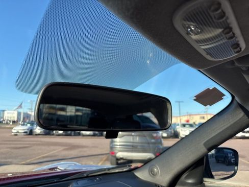 Used 2016 Nissan Juke SL image 24