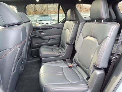 Certified 2025 Honda Pilot TrailSport image 8