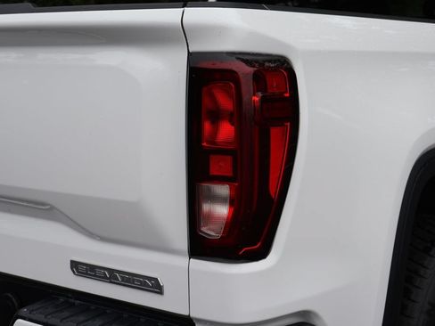 Used 2024 GMC Sierra 1500 Elevation w/ X31 Off-Road Package AWD/4WD image 8