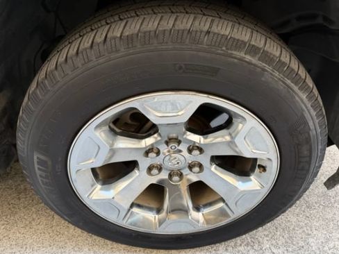 Used 2019 RAM 1500 Laramie AWD/4WD image 37