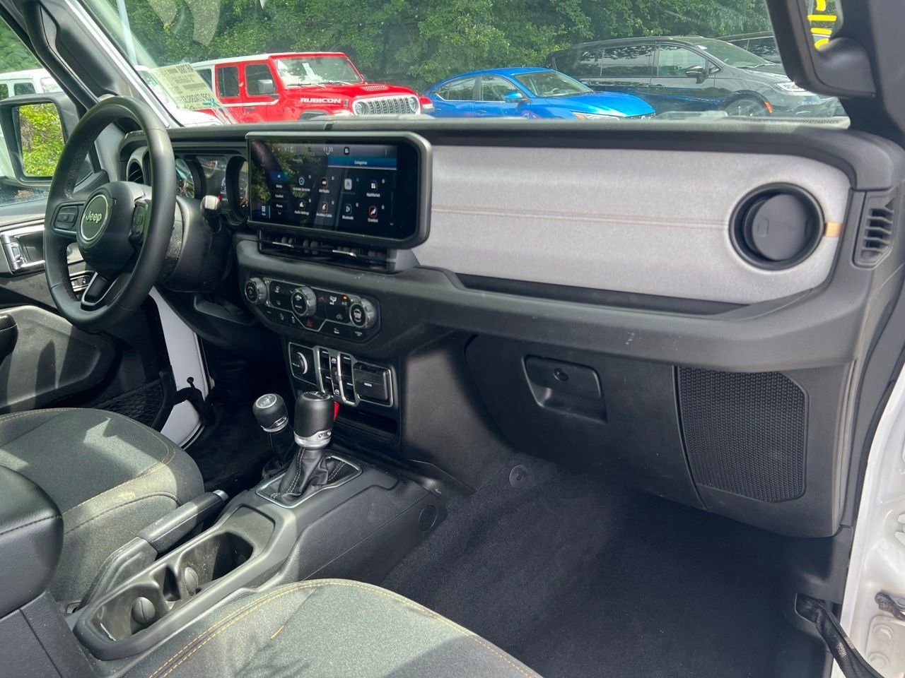 Used 2025 Jeep Gladiator Sport AWD/4WD image 21