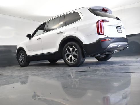 Used 2022 Kia Telluride EX image 24