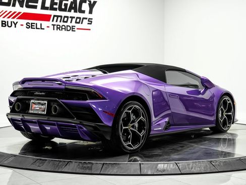 Used 2024 Lamborghini Huracan EVO AWD/4WD image 9