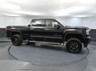 Used 2018 GMC Sierra 2500 Denali w/ Duramax Plus Package video 3