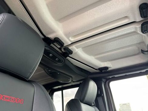 New 2025 Jeep Gladiator Rubicon w/ Convenience Group image 16