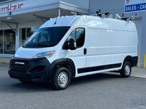 Used 2024 RAM ProMaster 2500 FWD image 3