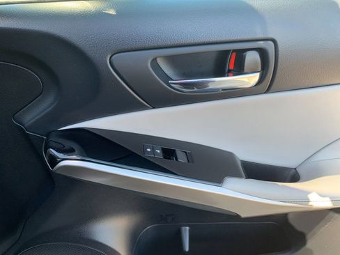 Used 2016 Lexus IS 300 AWD image 20