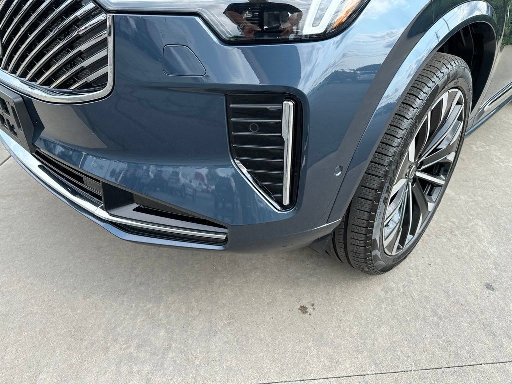 Certified 2026 Volvo XC90 B6 Plus AWD/4WD image 11